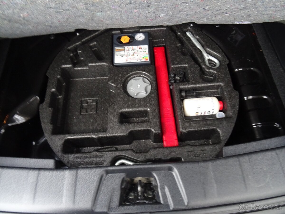 Nissan Qashqai 1,5 dCi 81kW spořeba 5,1L/100km pěkná výbava - 15