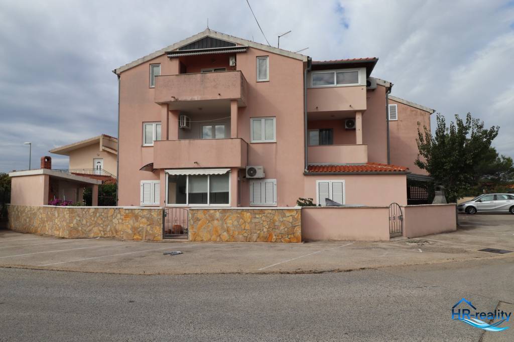 Vodice, Srima – zariadený apartmán, 350m od mora - 15