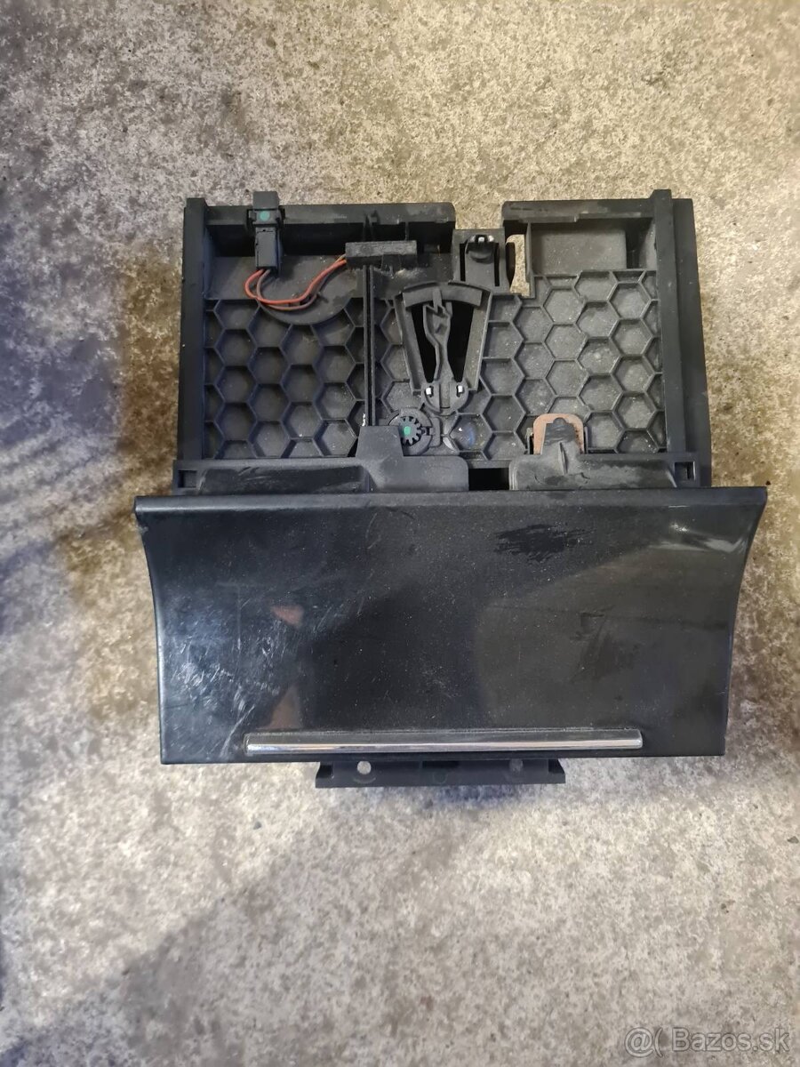 Diely interiéru Škoda Octavia 3 - 15