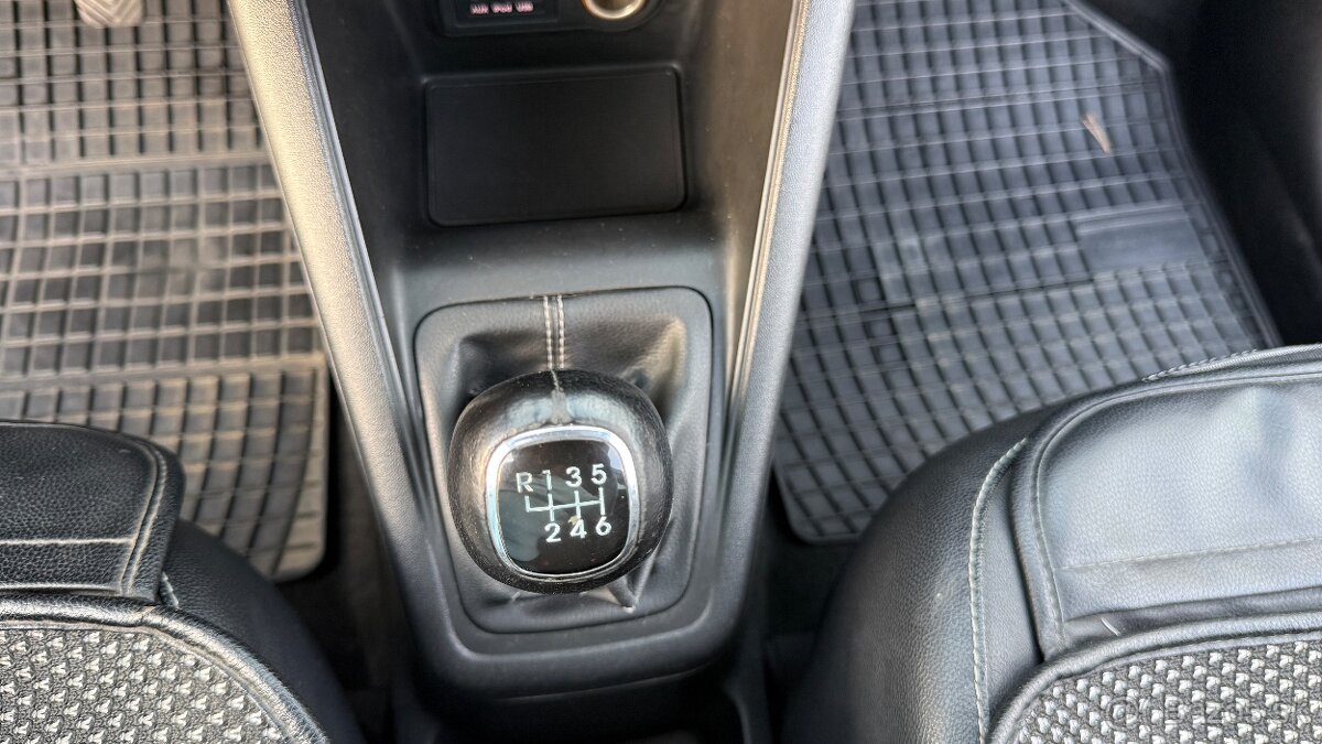 Kia Venga 1.6 CRDi VGT TX - 15