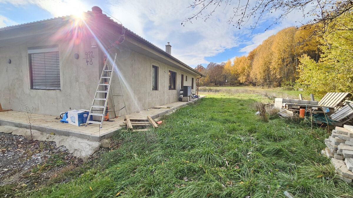 Bungalov NOVOSTAVBA v Badíne na predaj s krásnym rovinatým p - 15