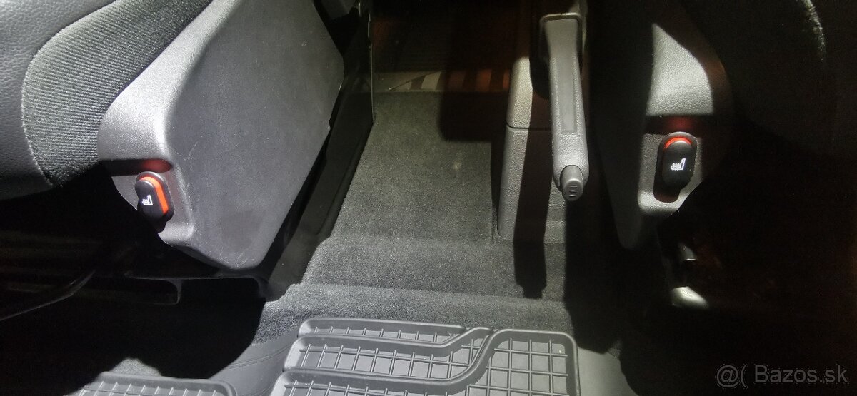 Ford Tourneo Custom Titanium L2H1/8miest/2,0TDCi/125kW/1.gen - 15