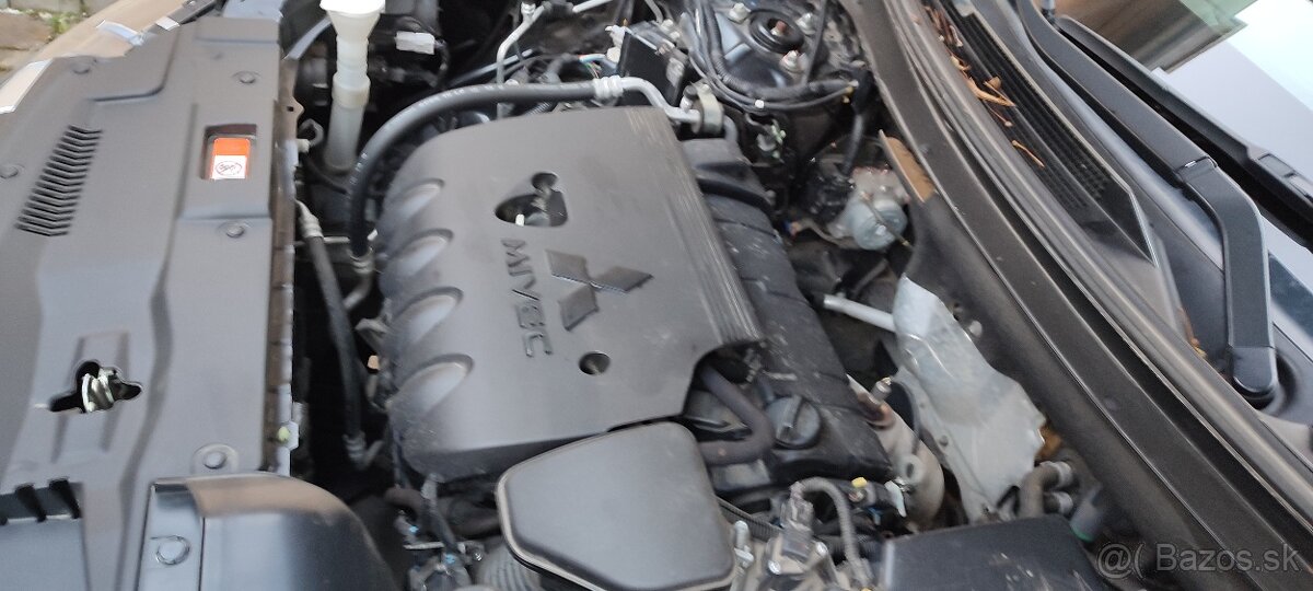 Mitsubishi Outlander - 15