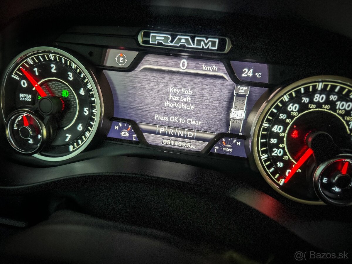 Dodge Ram Laramie 2019 - 15