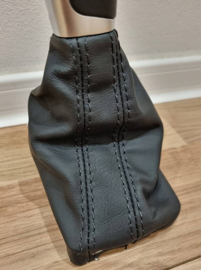 KOZENA RADIACA PAKA AUDI VOLIC AUTOMATU - 15