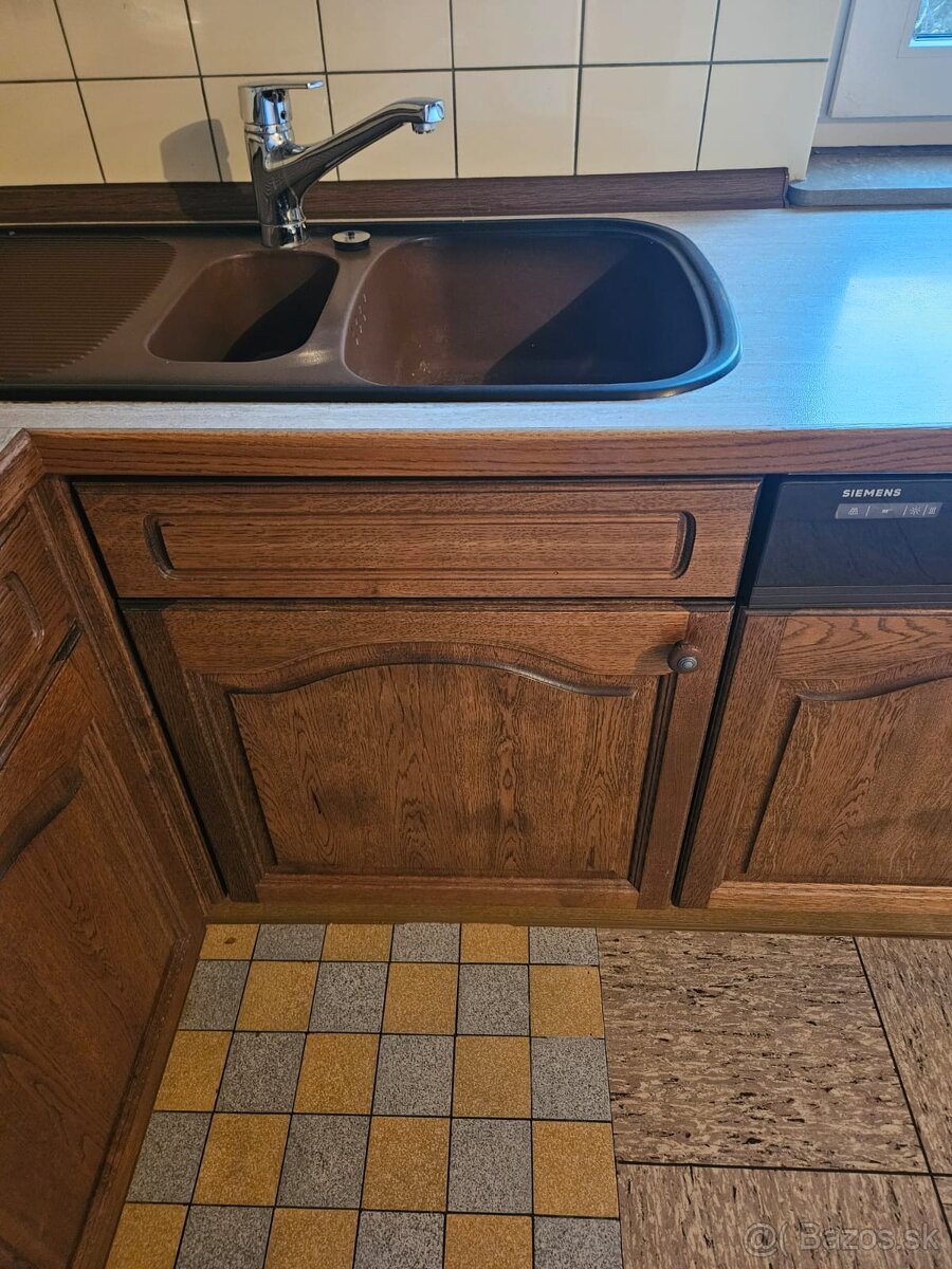 Masívna kuchynská linka z Nemecka so spotrebičmi - 15