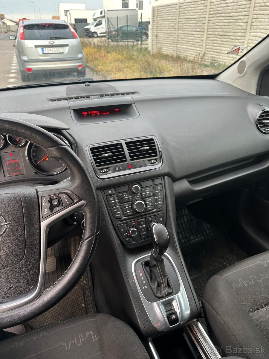 Predám Opel Mervia 1.4 benzín automat - 15