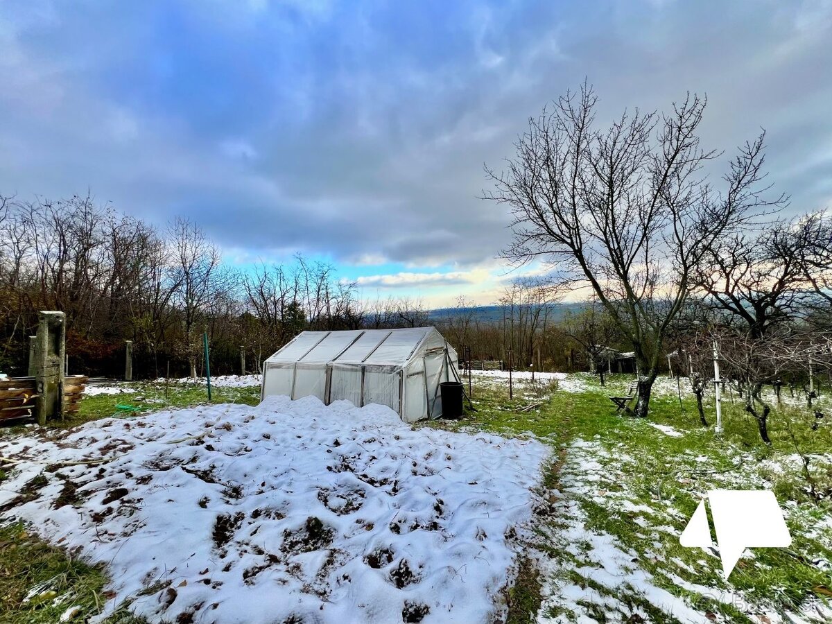 Útulná chata na predaj, kompletná rekonštrukcia, Nitrianske - 15