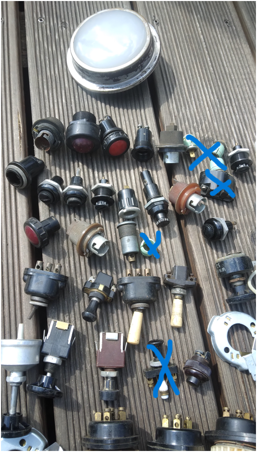 Predám zmes náhradných dielov na veteránske vozidlá ŠKODA - 15