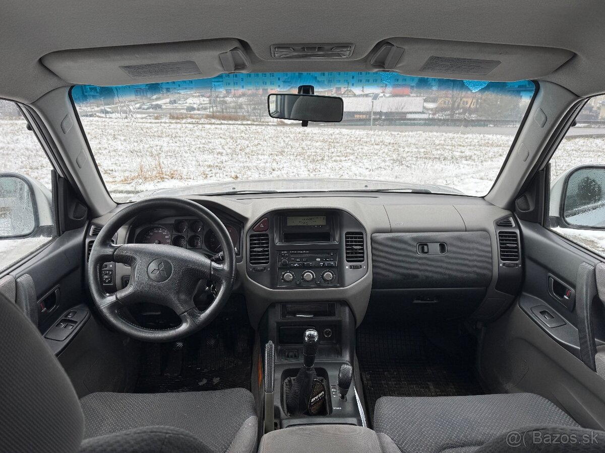 Mitsubishi Pajero 2.5 TD - 15