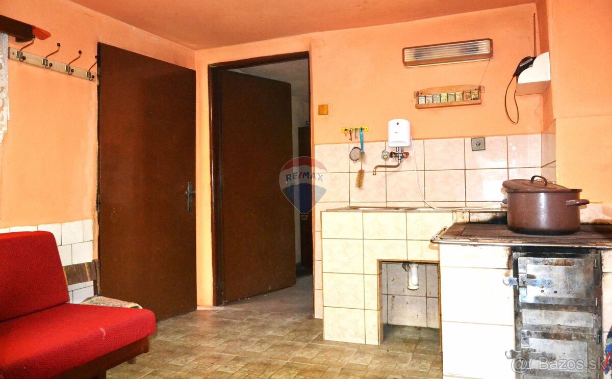 Na predaj veľký pozemok s domom a garážou v Zelenom pri Polt - 15