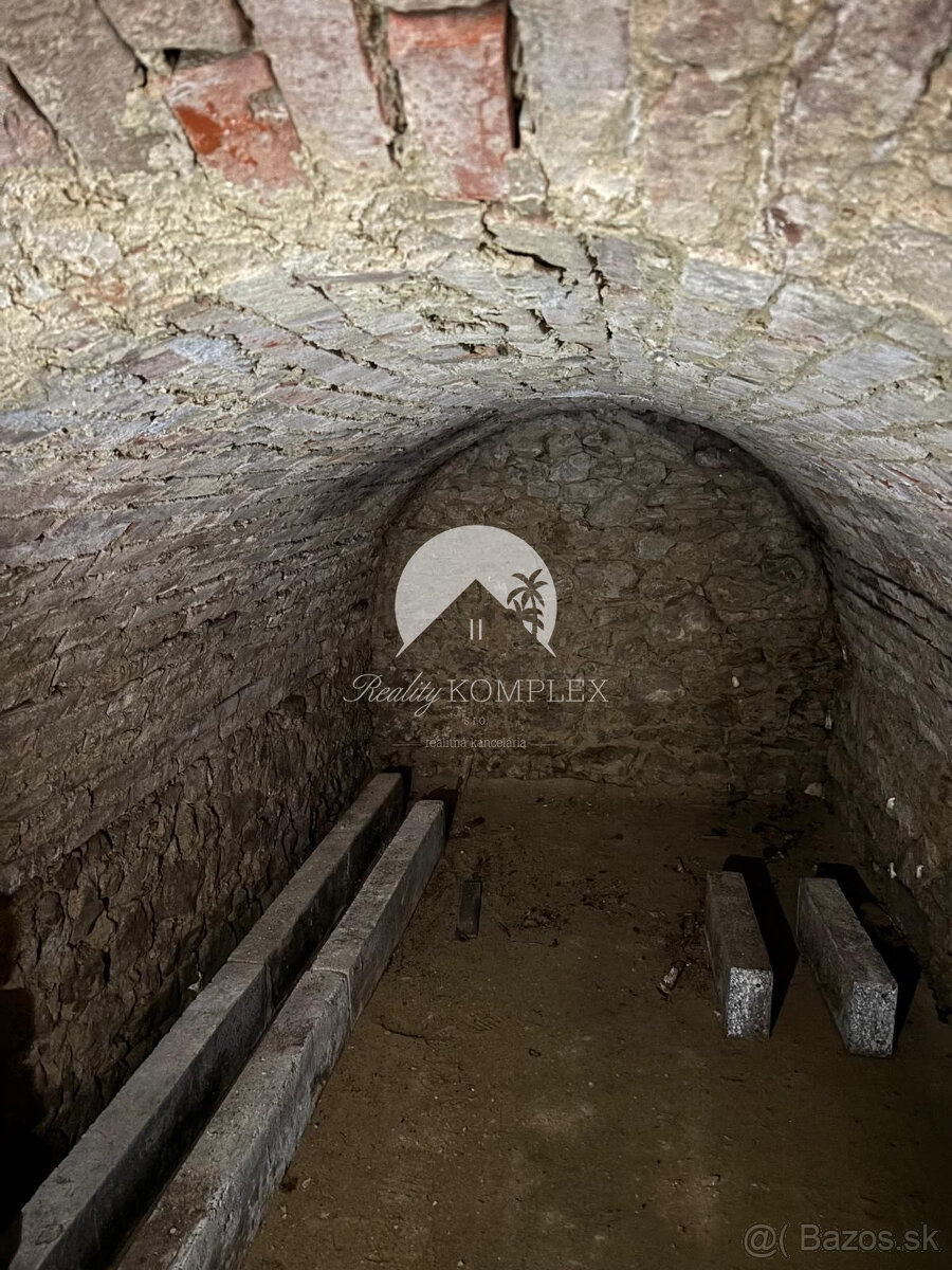 Reality KOMPLEX s.r.o., Vám ponúka na predaj rodinný dom v - 15