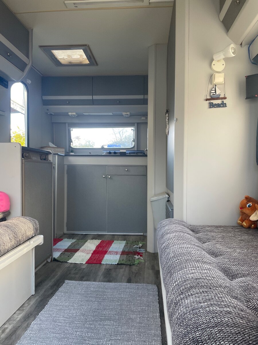 Predám zrekonštrovaný obytný príves - 15