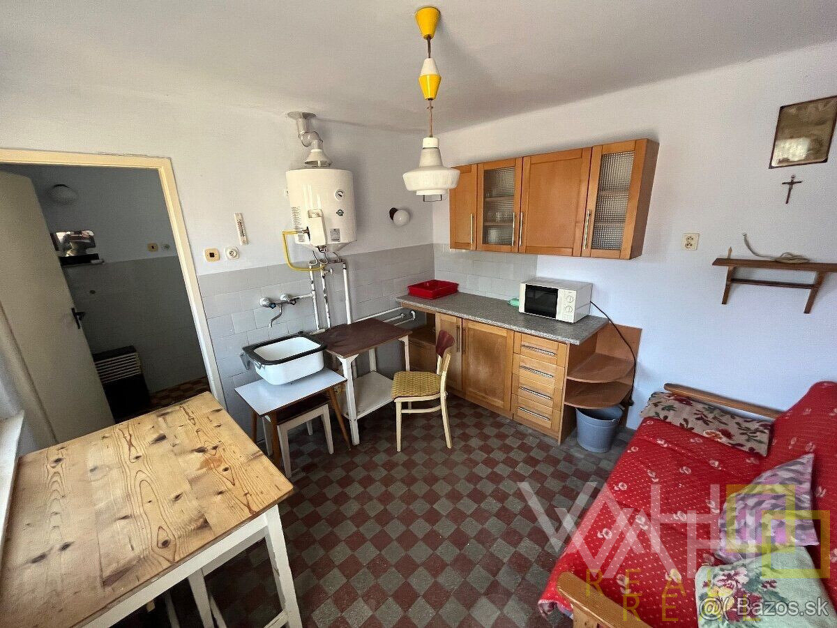 Veľký pozemok až 1699m2, samostatne stojaci RD, všetky IS, H - 15