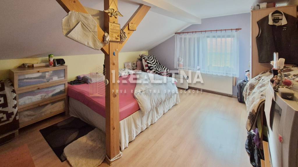 POSCHODOVÝ RODINNÝ DOM V PODKONICIACH, 300M2 - 15