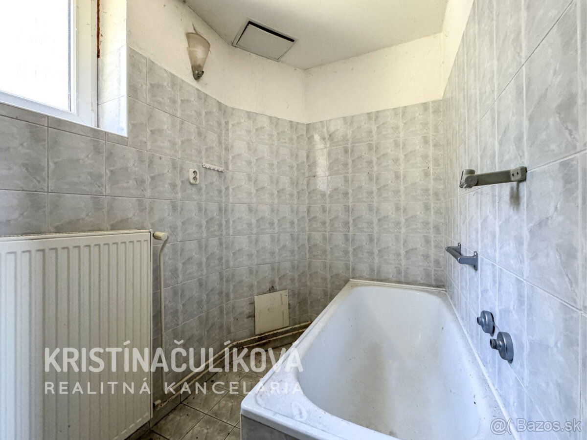 RODINNÝ DOM, POPRAD - KVETNICA - 15