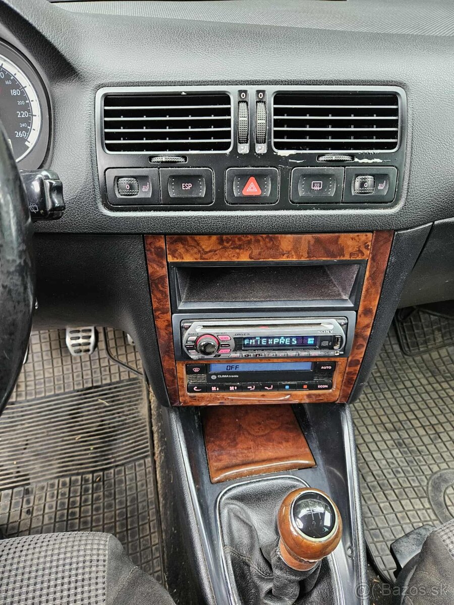 PREDAM DIELY DREVODEKORU STREDOVY PANEL atd GOLF 4 BORA - 15