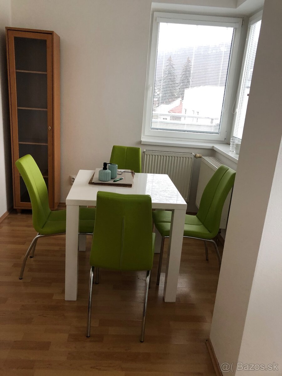 Predaj 2.5 izb. exkluzívny byt v centre BB s veľkou terasou - 15