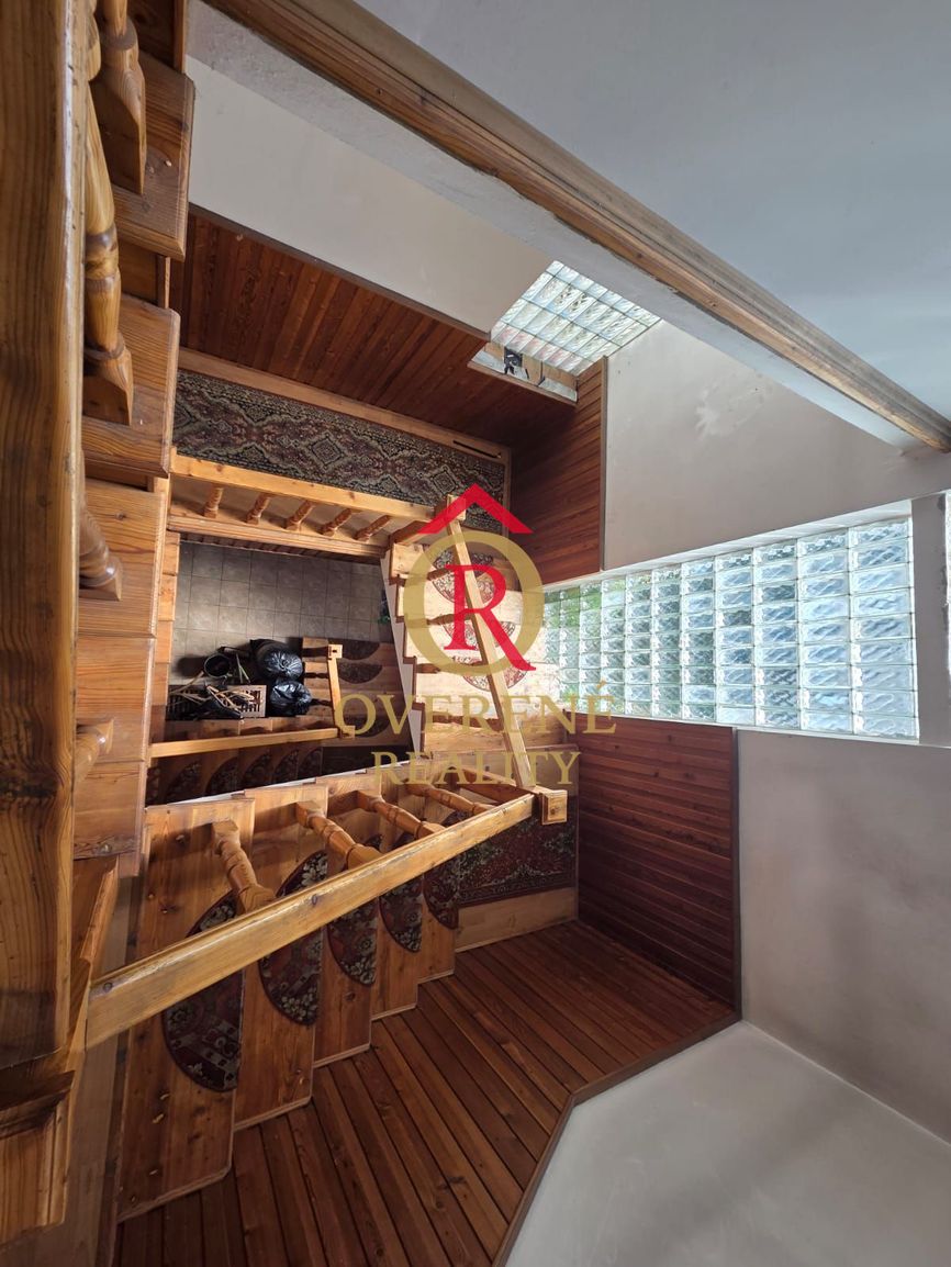 Exkluzívne na predaj dvojgeneračný rodinný dom - Revúca, Okr - 15