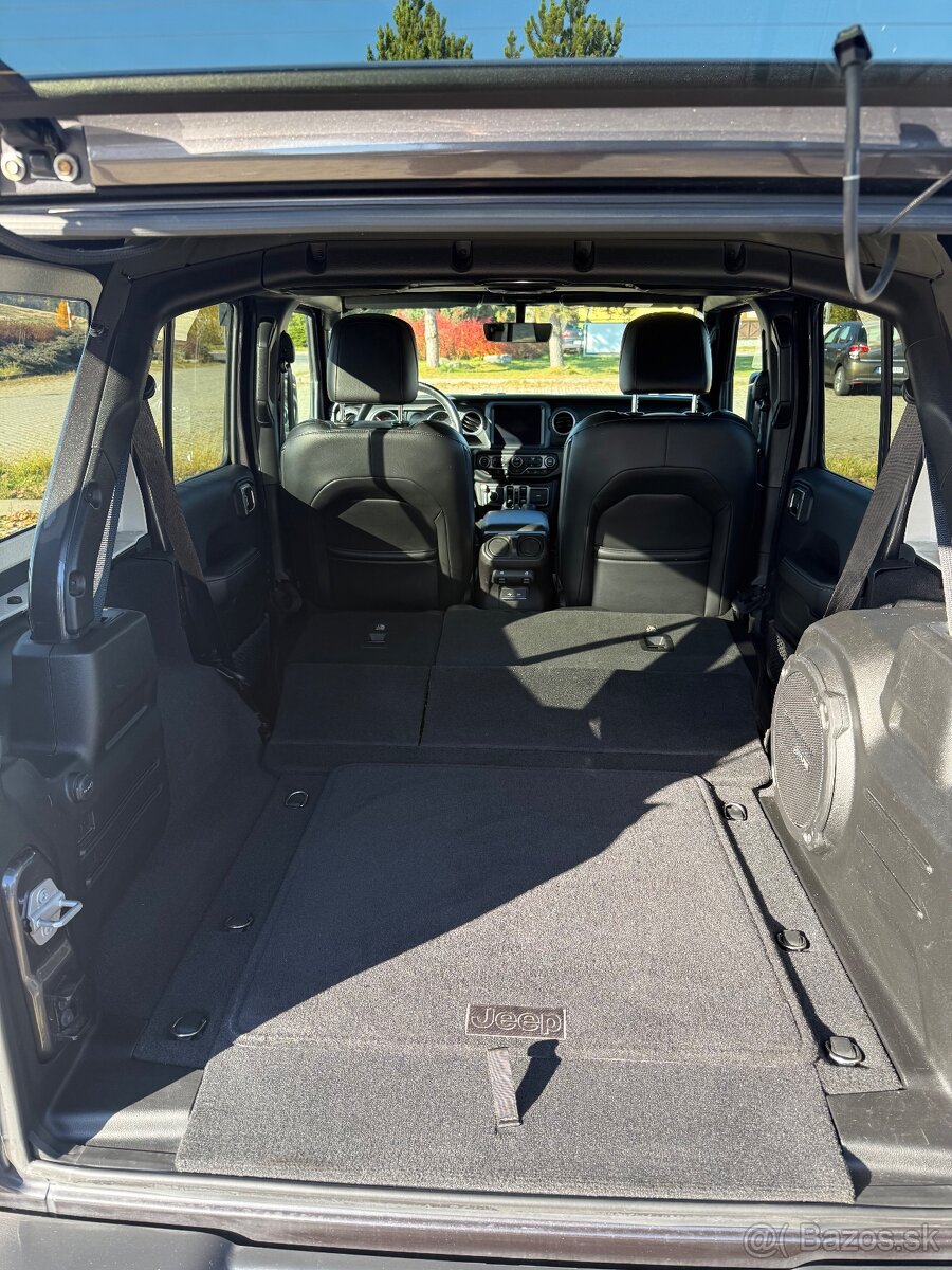 Jeep Wrangler Sahara - 15