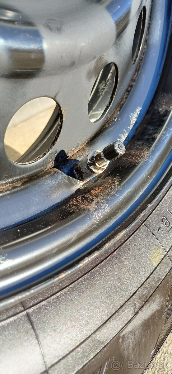 Predám ZIMNÚ SADU SUZUKI 5x114,3 ET50 215/60 r16 - 15