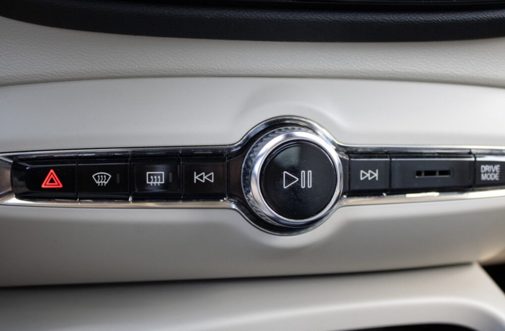 Volvo XC40 D4 Momentum (2018) - 15