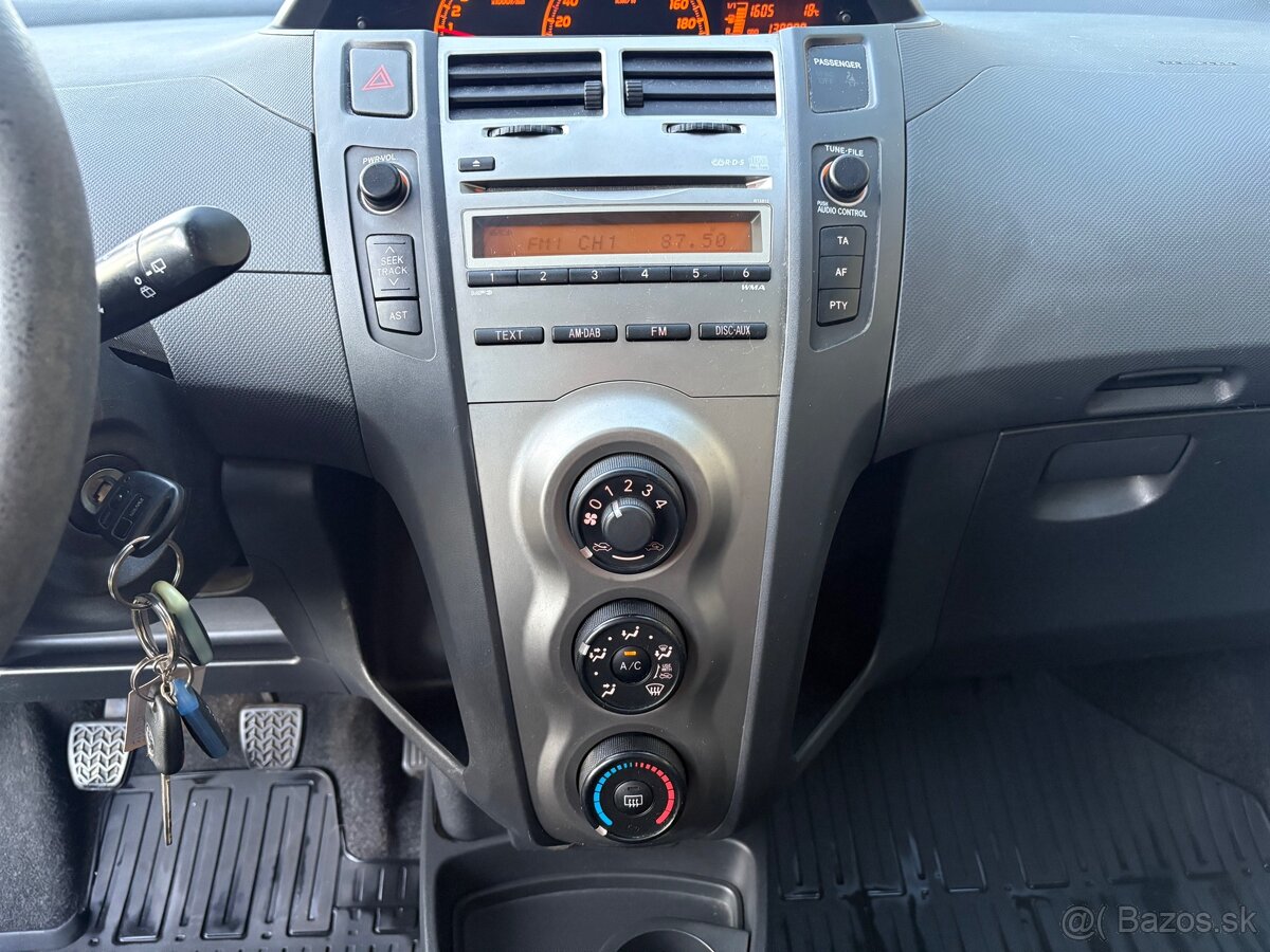 Toyota Yaris 1.33 VVT-i • 74kW • 2011 • STK/EK 03/2027 - 15