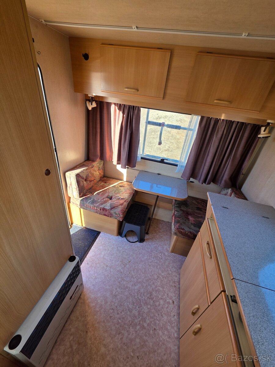 Obytný príves Adria Prima 330 - Predstan, kurenie - 15