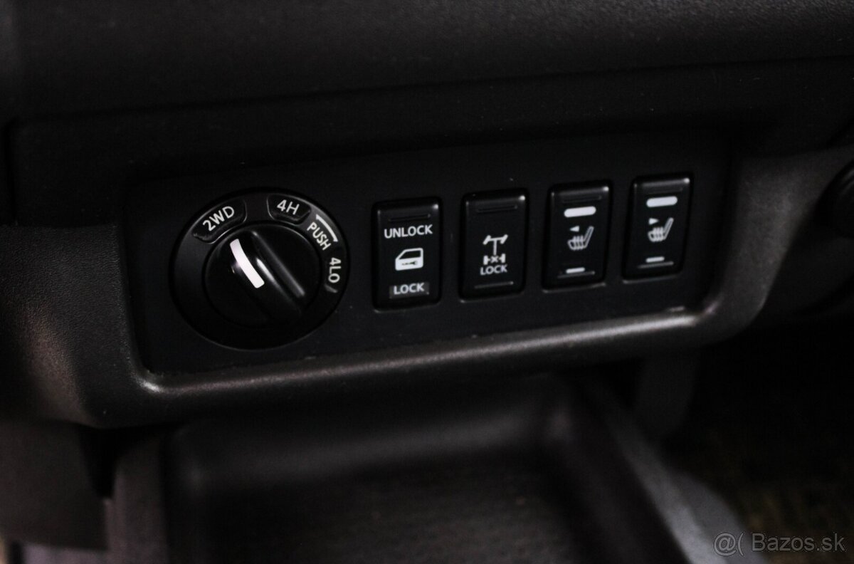 Nissan Navara DoubleCab 2.5D XE - 15