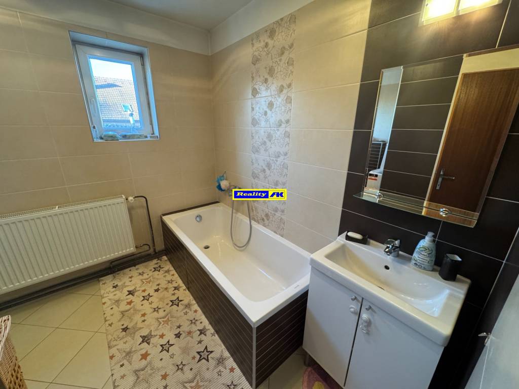 Rodinný dom vo vyhľadávanej lokalite Považský Chlmec - 15