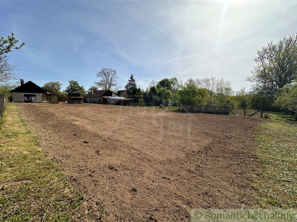 Starý sedliacky dom s veľkým pozemkom v Kolte – ideálna pr - 15