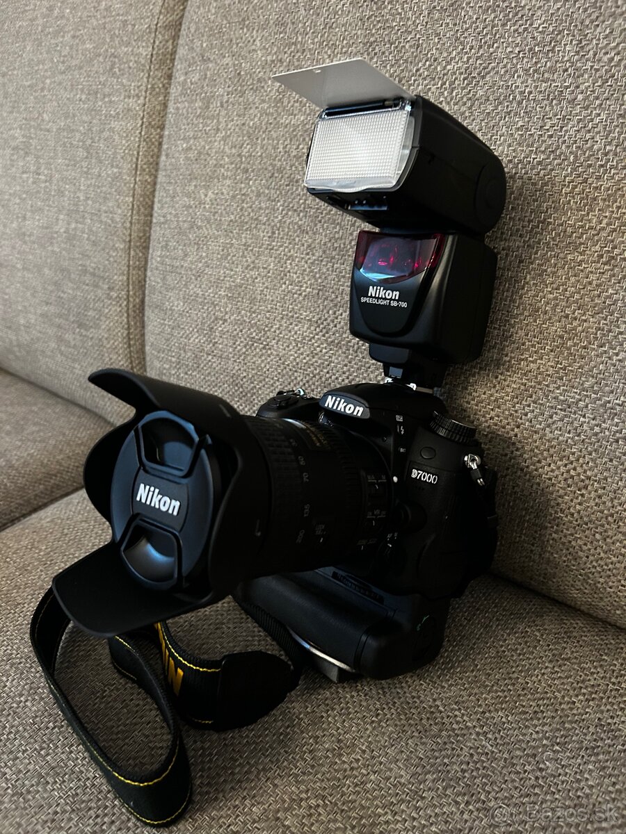 Nikon D7000 s bleskom Nikon SB-700 a príslušenstvom - 15