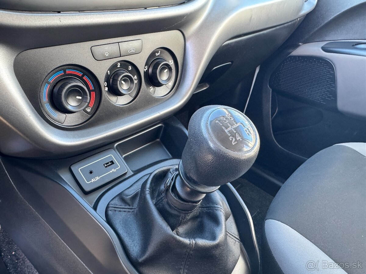 Fiat Dobló 1.4 Plus - 15