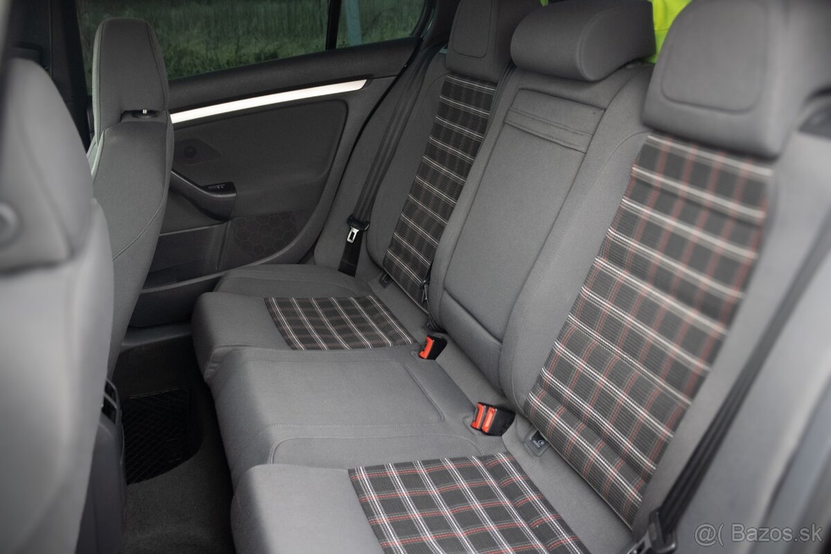 Volkswagen Golf GTI - 15