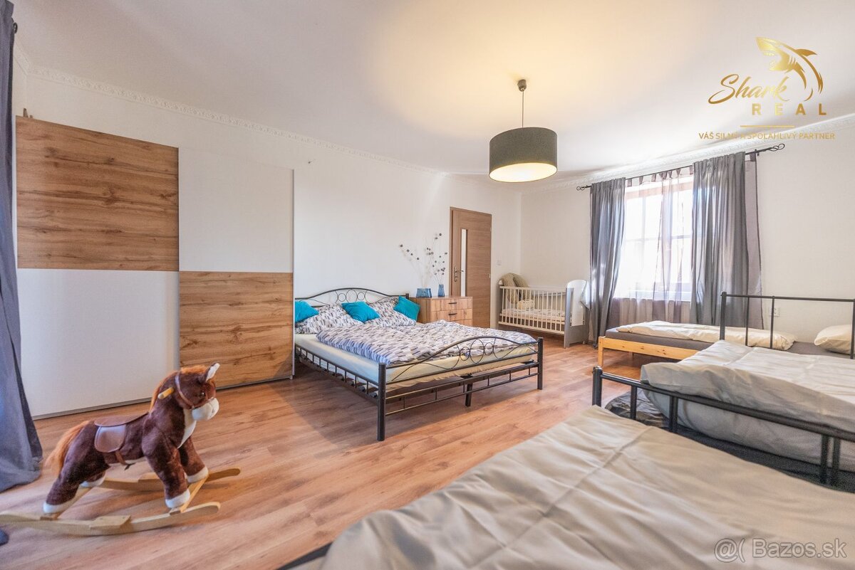 Jedinečná rodinná usadlosť s bazénom, posilňovňou, wellness  - 15