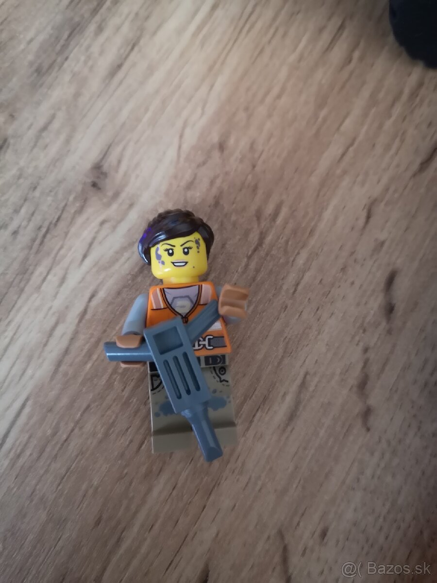 LEGO Hidden Side 70423 Paranormálny autobus - 15