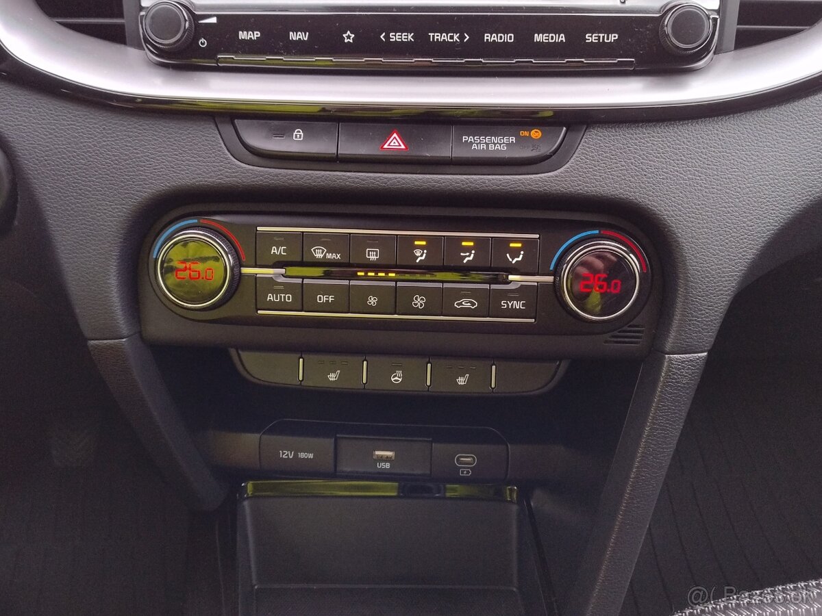 Kia Ceed SW 1.5 T-GDi M6 GOLD - 15