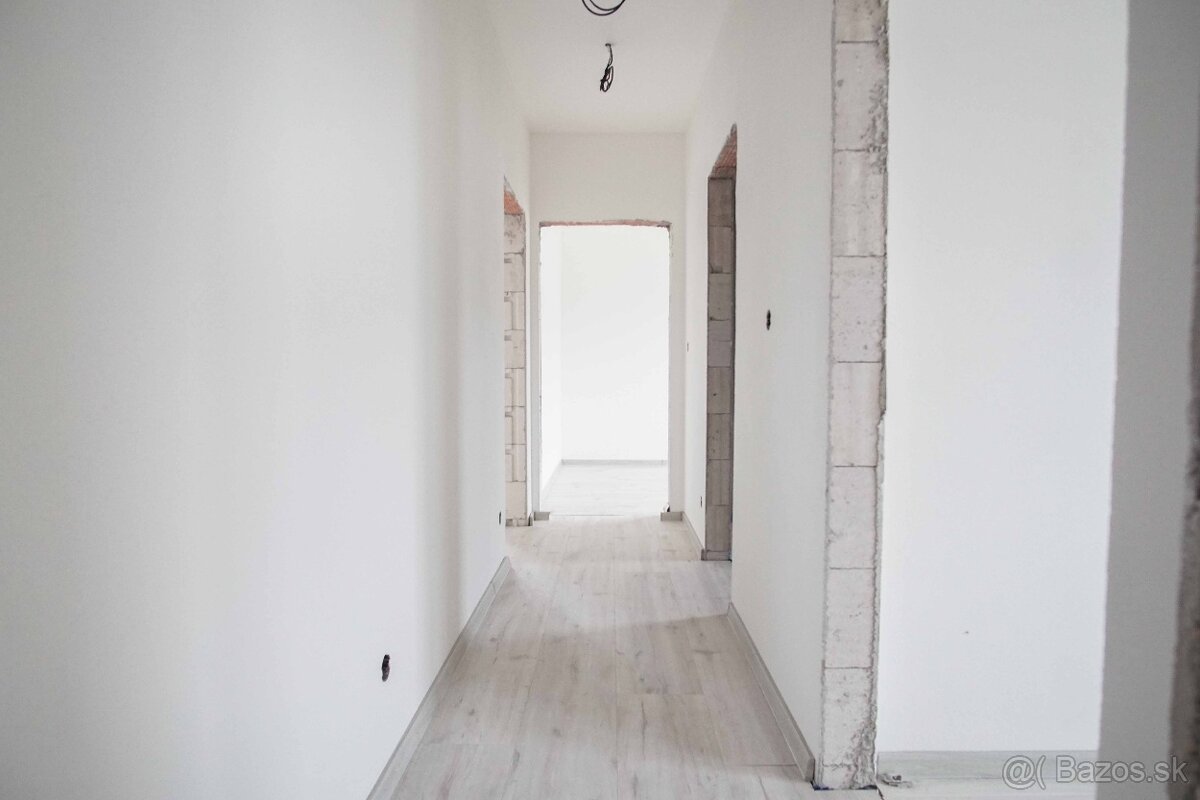 4-izbová novostavba rodinného domu s terasou, Nesvady, 540m2 - 15