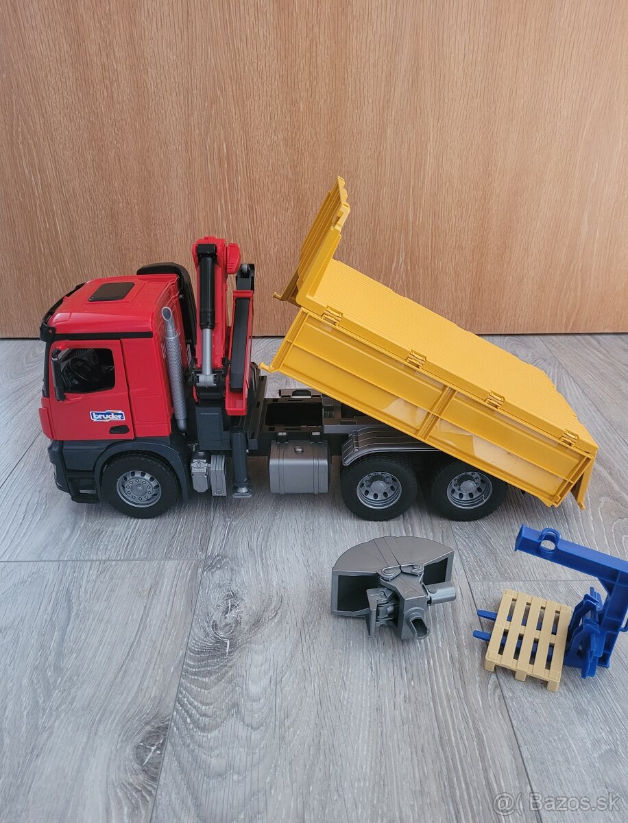 Bruder nakladne auto s rukou - 15