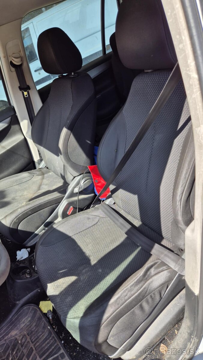 Citroen C4 Picasso 1,6HDI 82kw kód motora: 9HR - 15