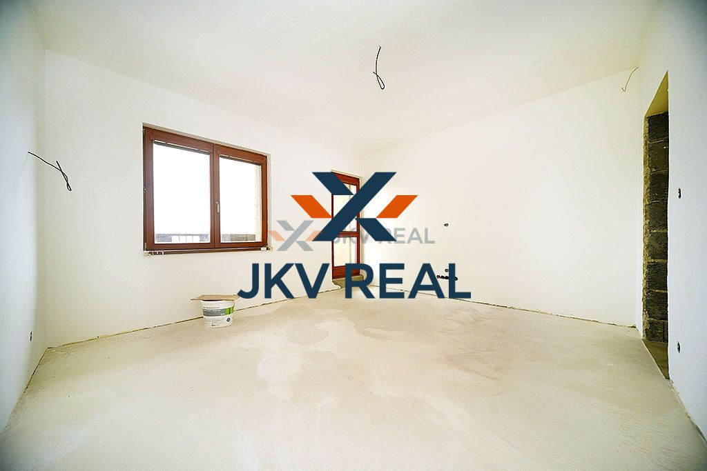 4 izbový rodinný dom s garážou v tichej lokalite - 15