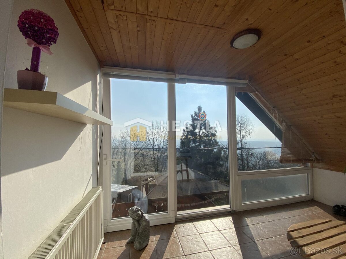 ZNÍŽENÁ CENA RODINNÁ USADLOSŤ v úžasnej lokalite, pozemok - 15