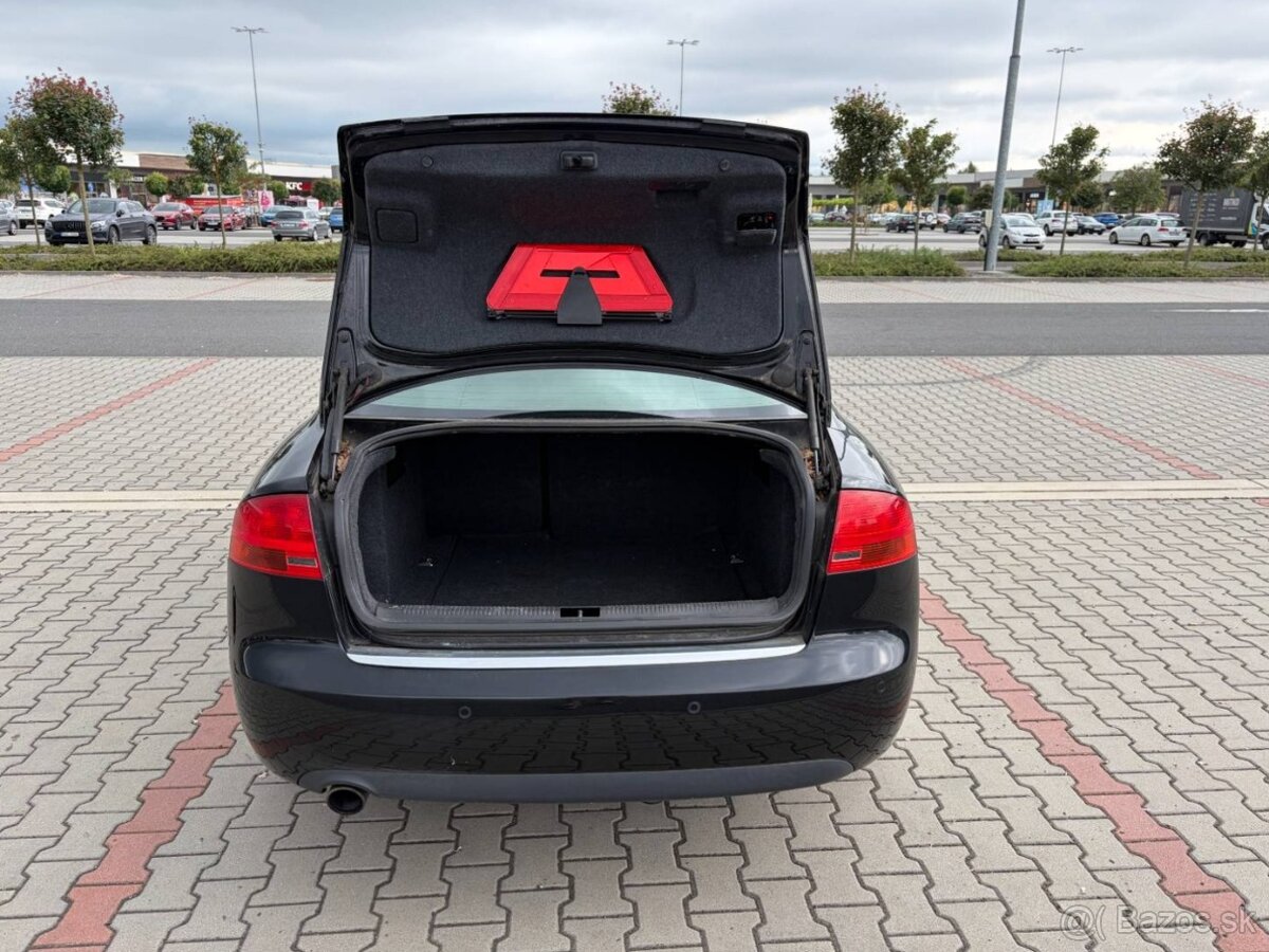 Audi A4 1.6i 75kw klima - 15