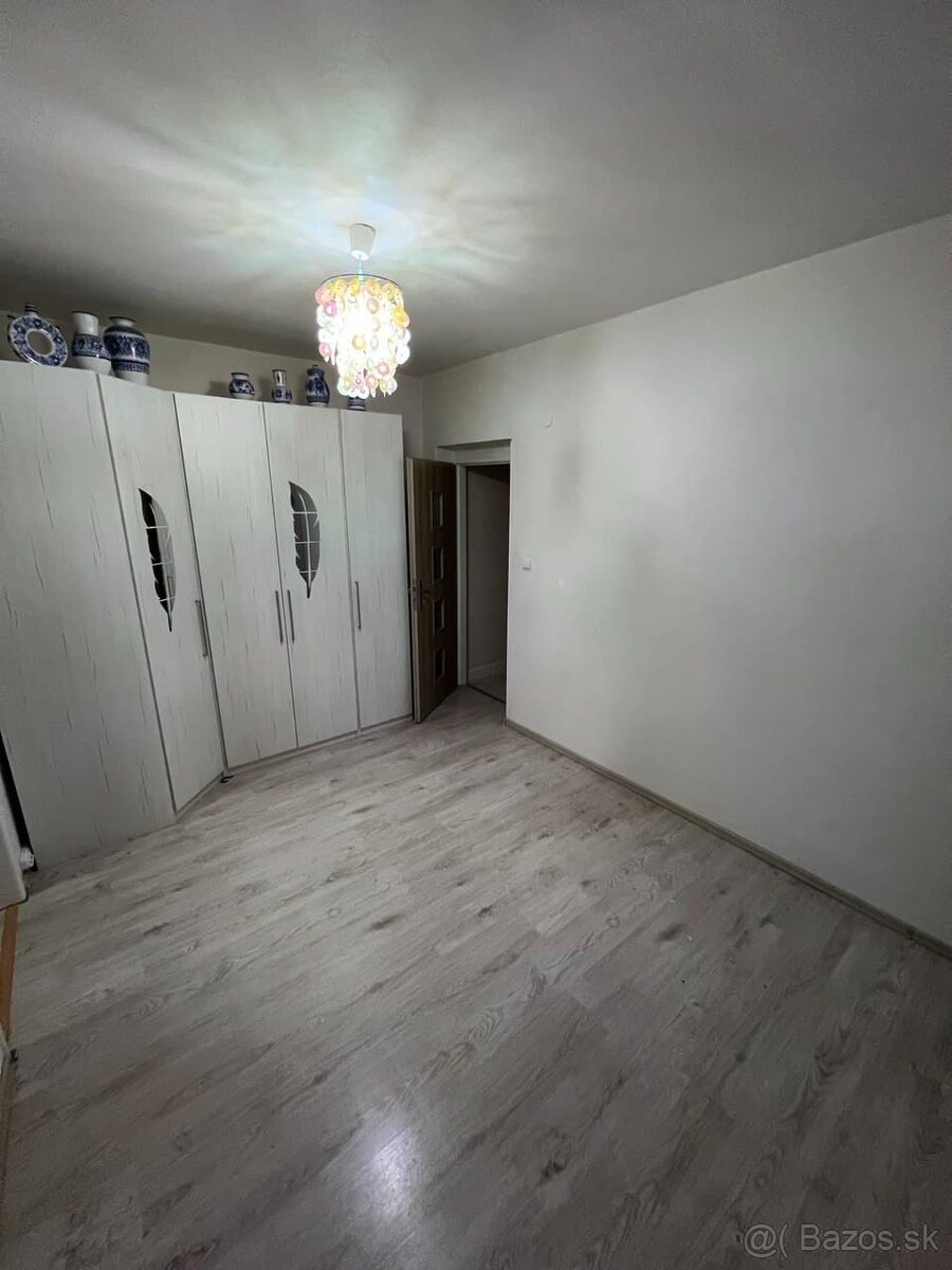Ponúkame do prenájmu 3-izbový byt v Handlovej - 15