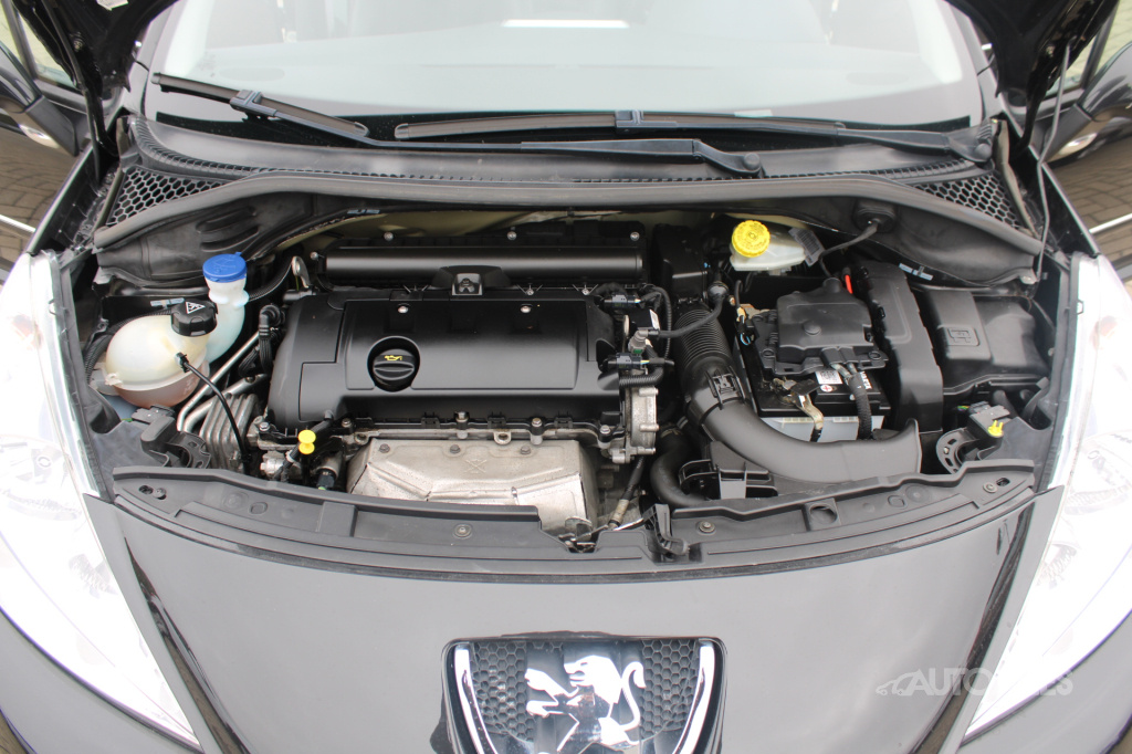 Peugeot 207 1,4 i 70 kW - 15