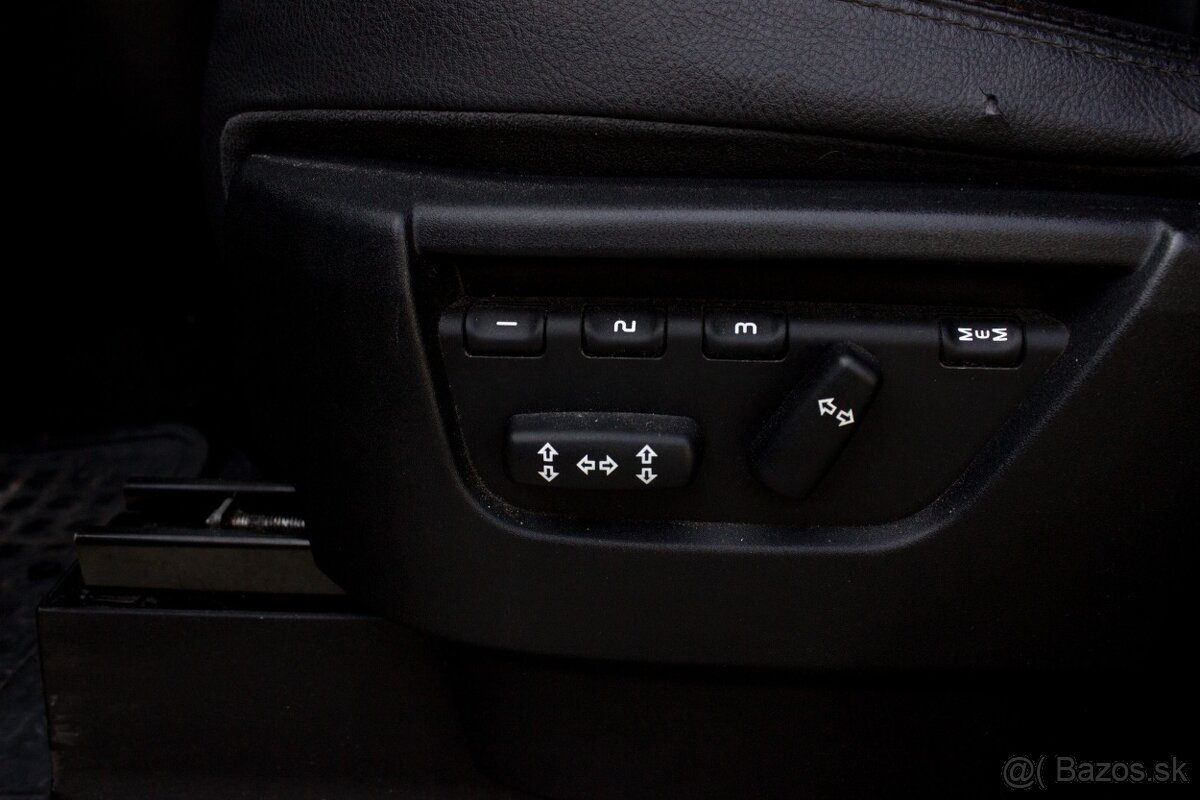 Land Rover Discovery HSE + Convenience Pack - 15