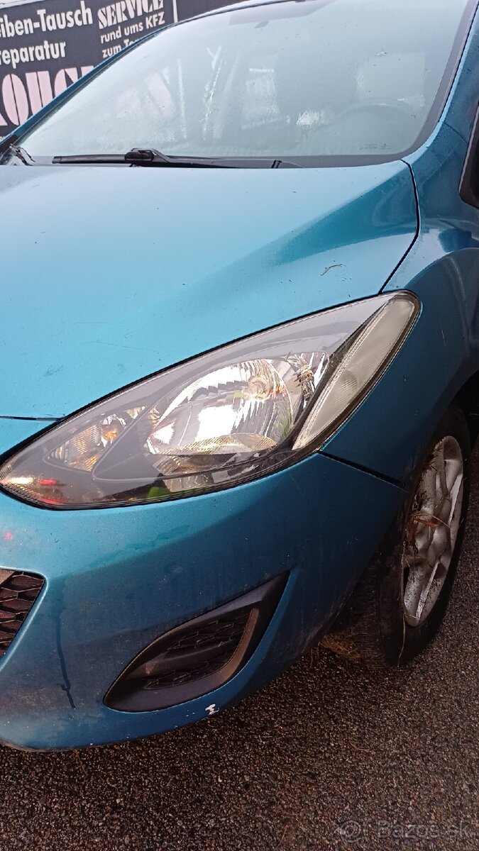 Mazda 2 benzín 1.35 i 2011 - 15