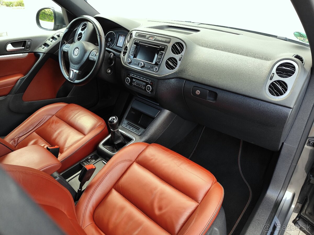 VW Tiguan 2.0 TDI 4x4 R-Line Exclusive -- 156 000 km - - 15