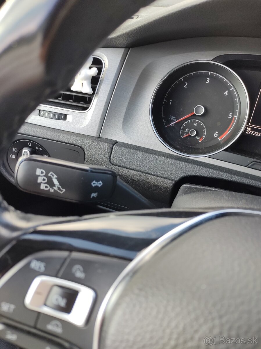 Auto VW Golf 7 combi - 15