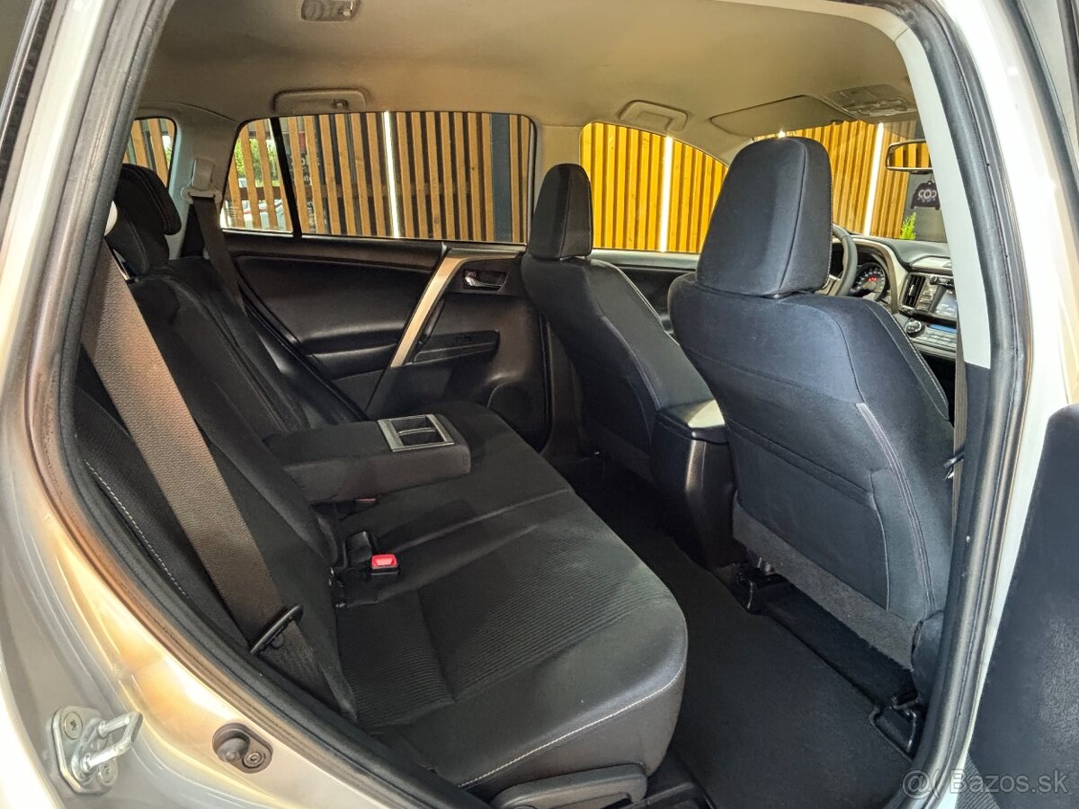 Toyota RAV4 2.0 l D-4D Active - 15